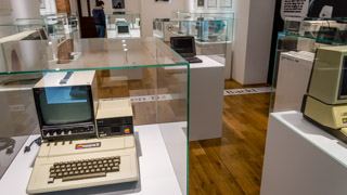 Computadoras en el Museo de Apple, Praga, República Checa