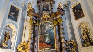Interior de la Basílica de San Jorge, Praga, República Checa
